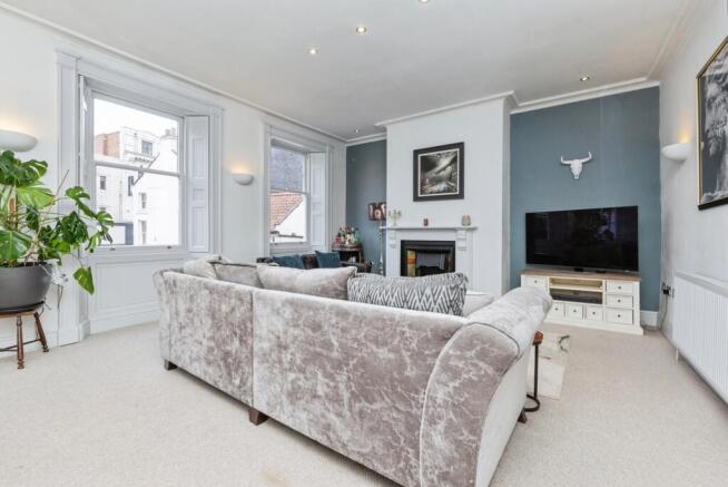 2 bed property, in Blackwellgate, £190,000