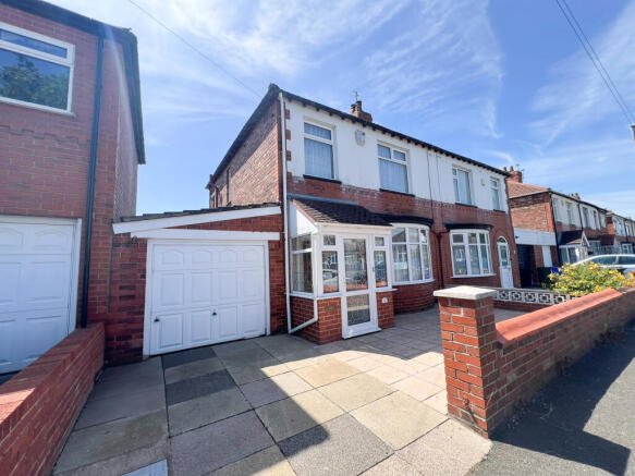 3 bed property, in Balmoral Drive Denton, £325,000