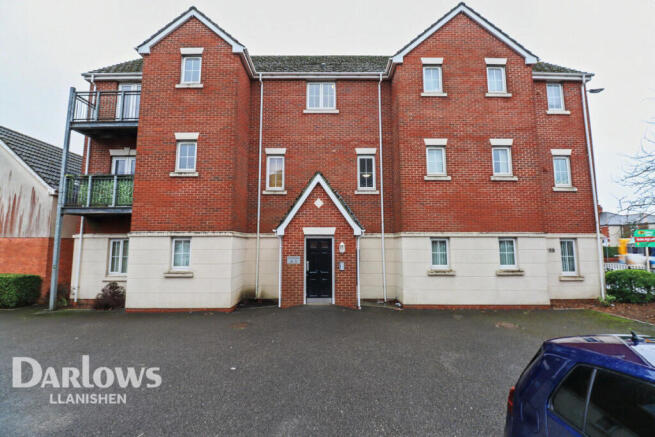 2 bed property, in Watkins Square, £200,000
