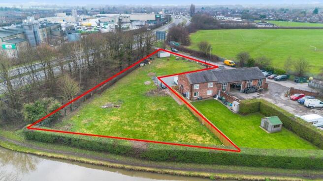 Studio, in Canal Walk, £350,000