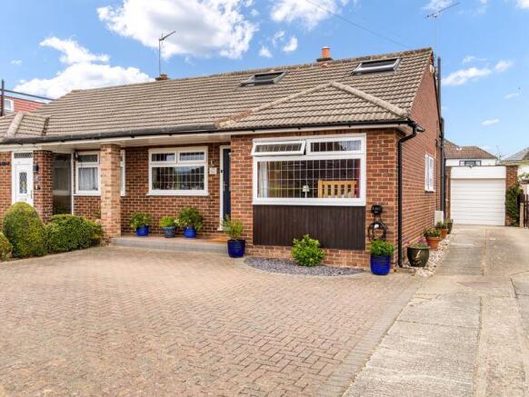 4 bed property, in Millcrest Road, £650,000