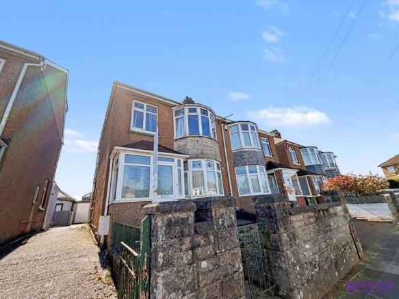 3 bed property, in Waverley Road, £260,000