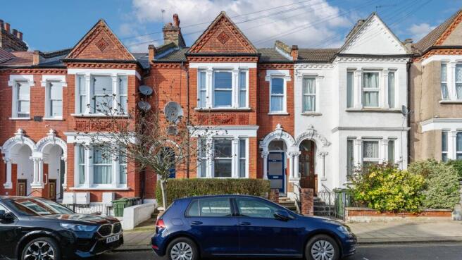 1 bed property, in Flat A, £225,000