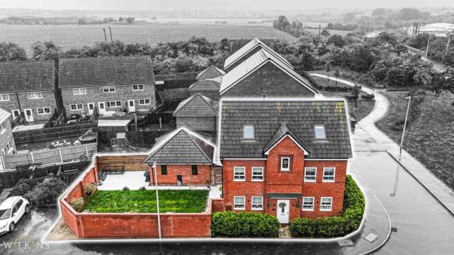 4 bed property, in Fleece Lane, £385,000