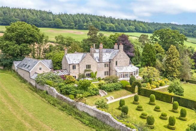 6 bed property, in Shute, £1,950,000