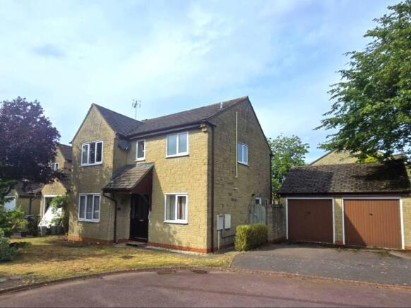 4 bed property, in Croft Holm, £425,000