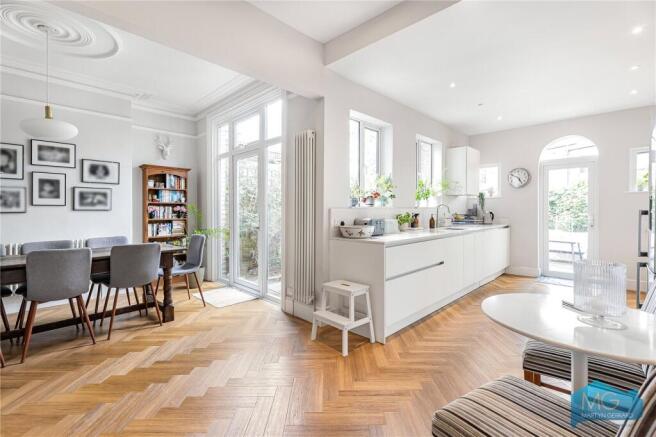 3 bed property, in Churchfield Avenue, £800,000