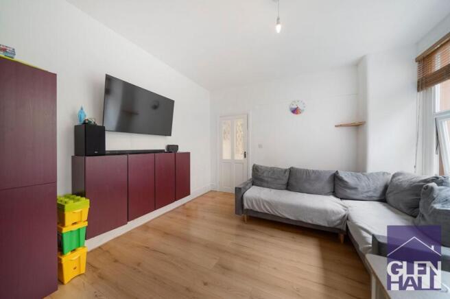 2 bed property, in Goring Road, £450,000