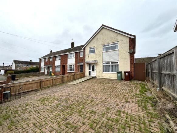 4 bed property, in Galsworthy Road, £80,000