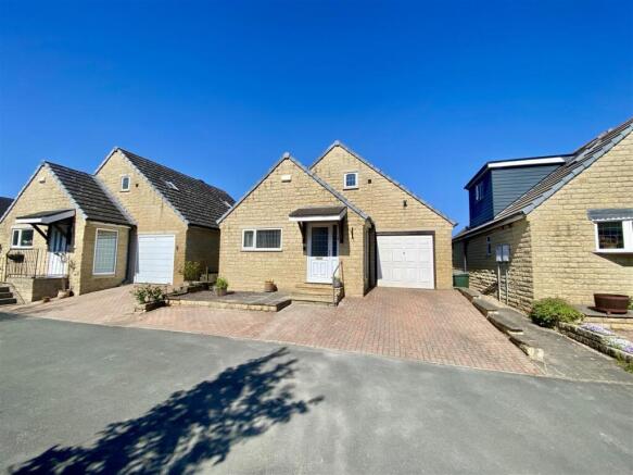 3 bed property, in Dunbottle Way, £329,950