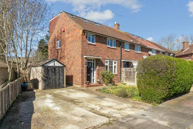 3 bed property, in Peregrine Road, £450,000
