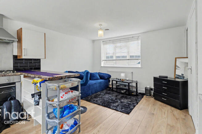 2 bed property, in Cobblestone Place, £325,000