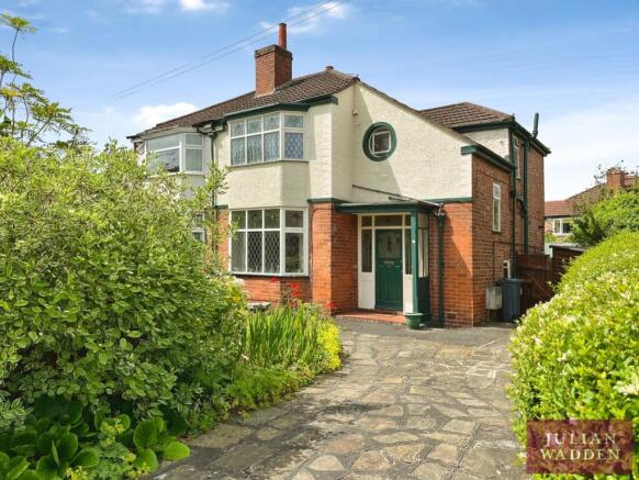 3 bed property, in Kingsfield Drive, £525,000