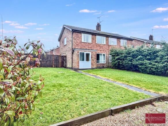 3 bed property, in Durris Close, £199,000