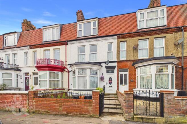 7 bed property, in North Denes Road, £270,000
