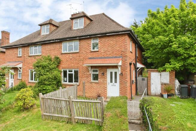 1 bed property, in Queens Cottages, £130,000