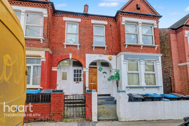 3 bed property, in Mersham Road, £200,000