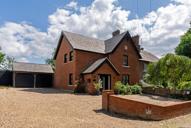 4 bed property, in Gilston Lane, £925,000