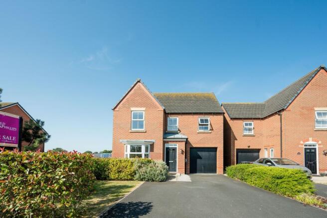 3 bed property, in Blowick Moss Lane, £350,000