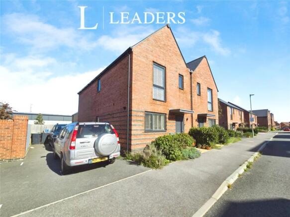 3 bed property, in Courageous Road, £370,000