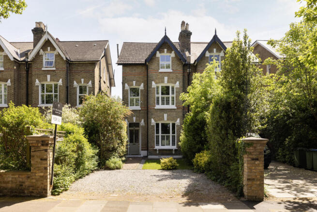 5 bed property, in St. Johns Park, £1,500,000