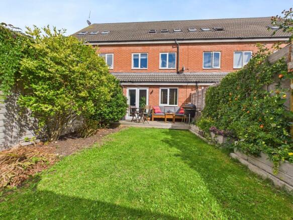 4 bed property, in Scott Drive, £275,000