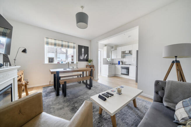 3 bed property, in Riddons Road, £460,000