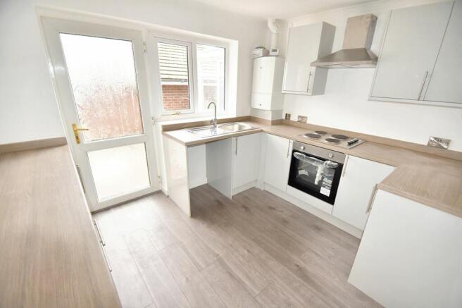 3 bed property, in Oakwell Drive, £337,000