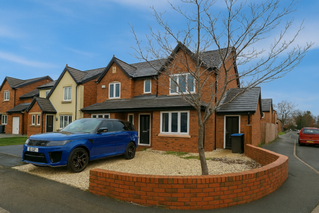 4 bed property, in Ashbourne Drive, £290,000
