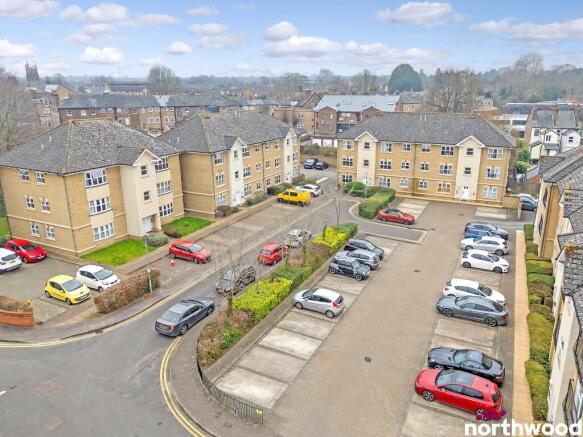 1 bed property, in Stapleford Close, £169,000