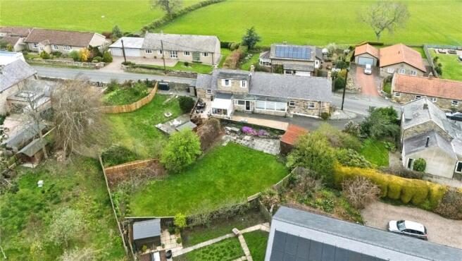 2 bed property, in Newton-On-The-Moor, £190,000