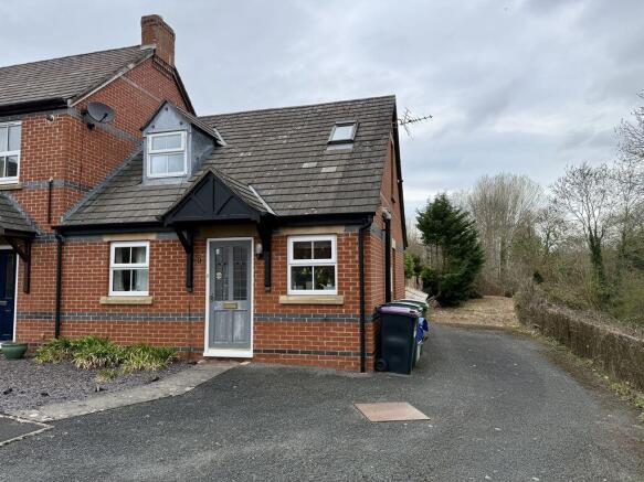 2 bed property, in Northumberland Place, £275,000