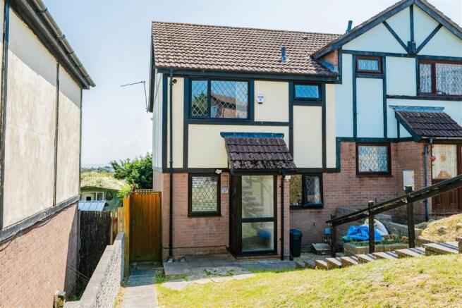 3 bed property, in Columbus Close, £190,000