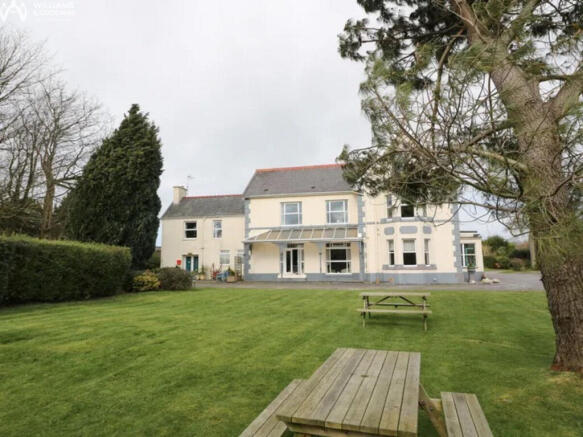 7 bed property, in Pwllheli Road, £795,000