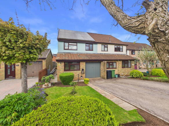 3 bed property, in Nash Way, £235,000
