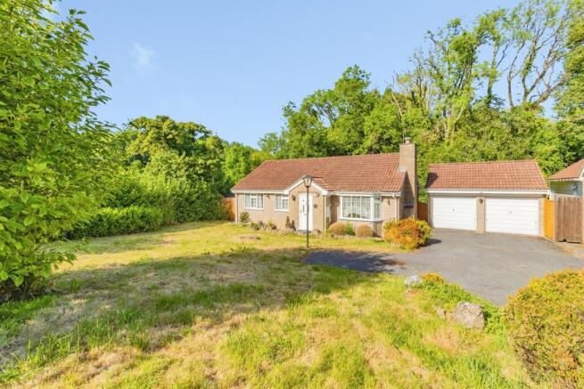 3 bed property, in Tor Gardens, £380,000