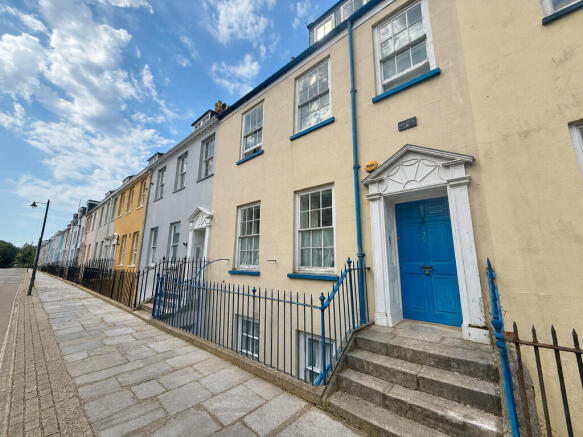 5 bed property, in Durnford Street, £620,000