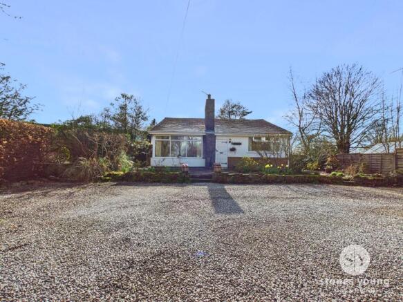 4 bed property, in Lovely Hall Lane, £480,000