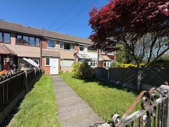 3 bed property, in Wirral Close, £160,000