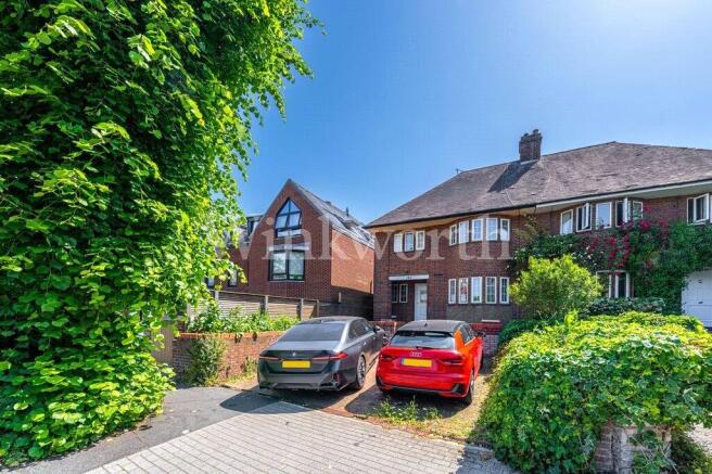 4 bed property, in Hodford Road, £1,275,000