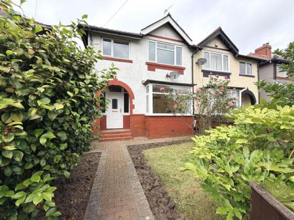 3 bed property, in Garstang Road West, £137,500