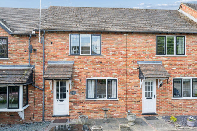 2 bed property, in Charlotte Way, £525,000