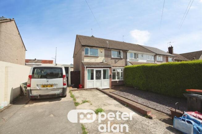 3 bed property, in Welland Crescent, £180,000