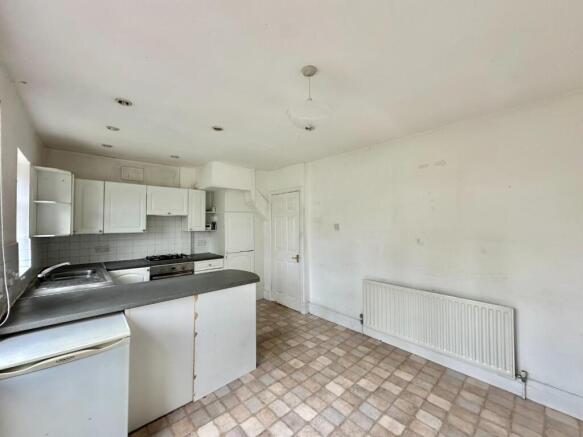 3 bed property, in Rostrevor Gardens, £525,000