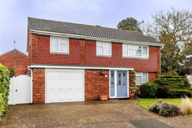 4 bed property, in Egg Hall, £680,000