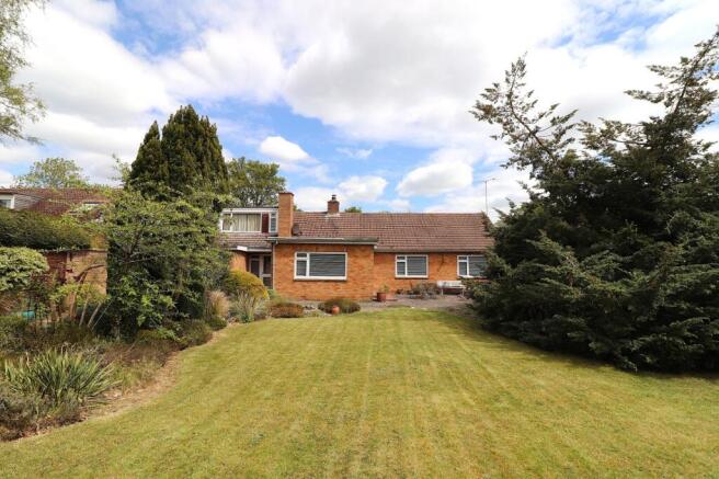 3 bed property, in Winters Lane, £695,000