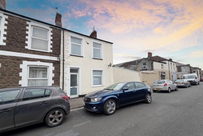 3 bed property, in Adeline Street, £250,000