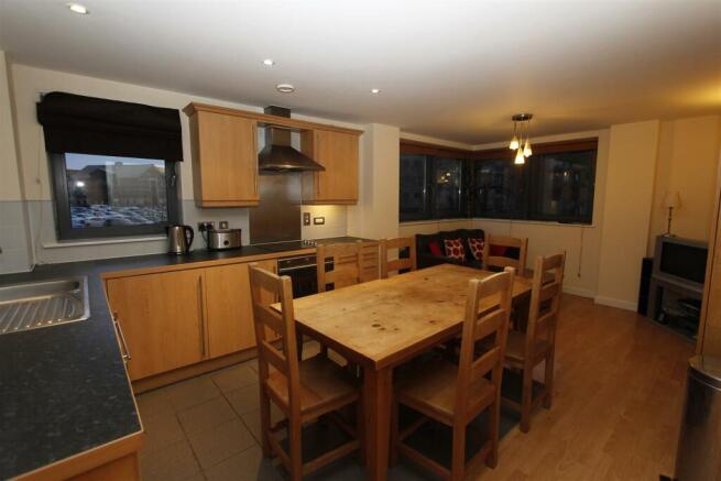 2 bed property, in Velocity West, £190,000