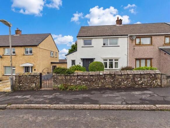 3 bed property, in New Road, £140,000