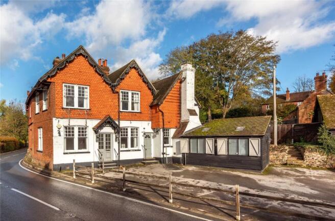 5 bed property, in Guildford Road, £945,000